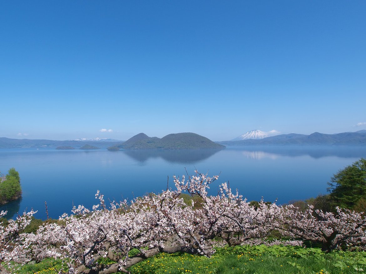 Озеро тоя Япония